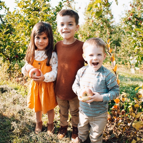 Meet your Posher, Dawn - Picture 3 of 16